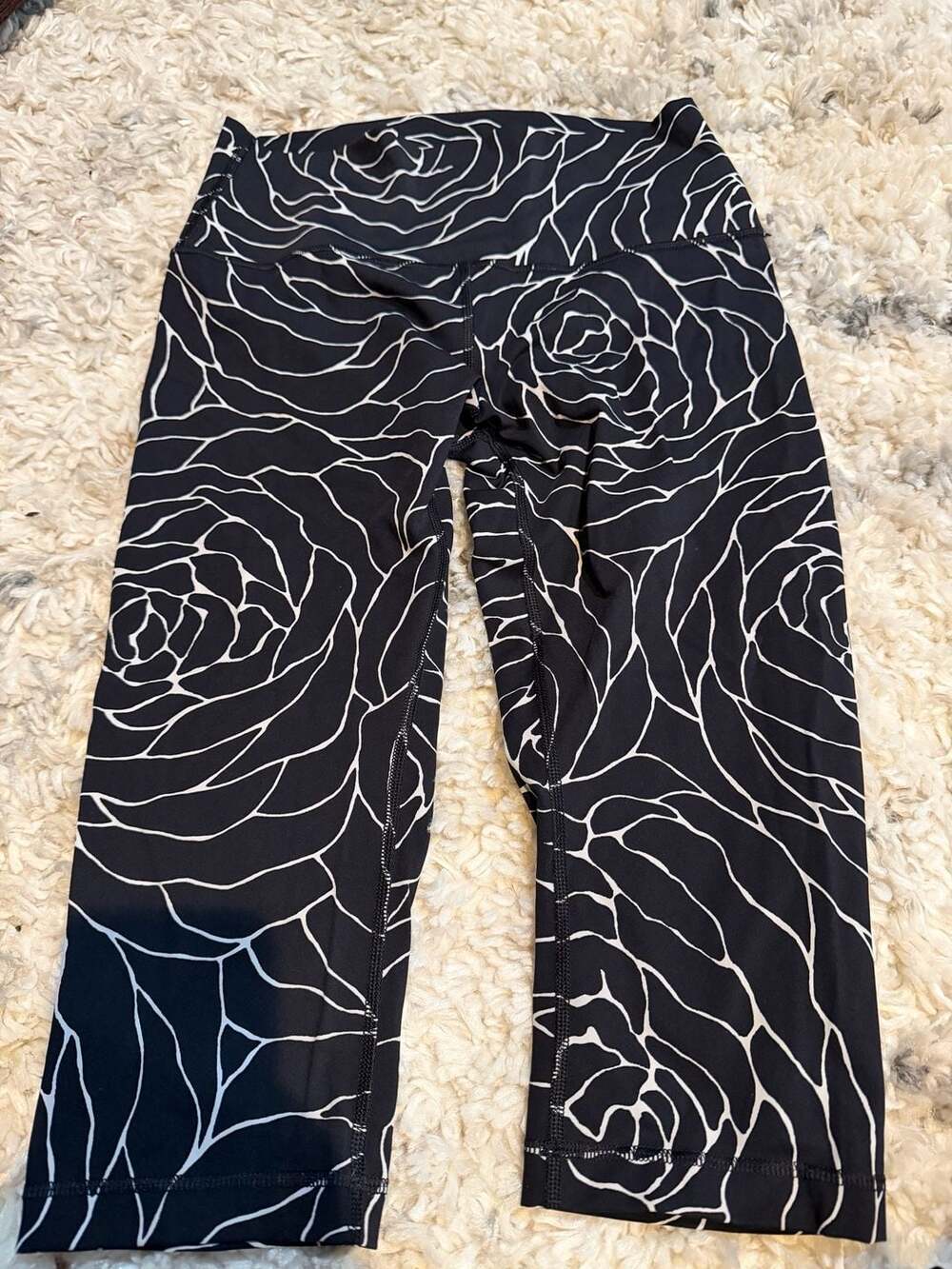 lululemon Wunder Under High-Rise Crop Leggings Black White Rose Print M